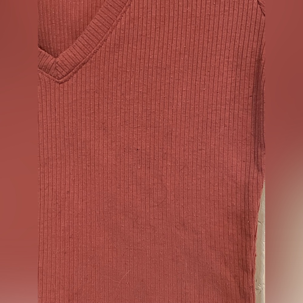 Destined By Tilly’s V-Neck Ribbed Shirt, Size Large - Picture 3 of 7
